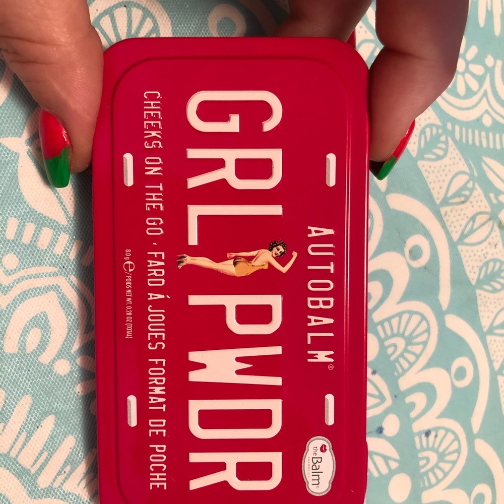 Autobalm girl powder